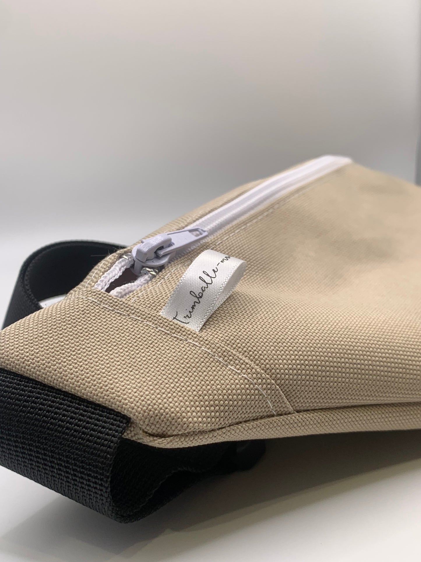 Sac banane beige adapté aux électrostimulateurs