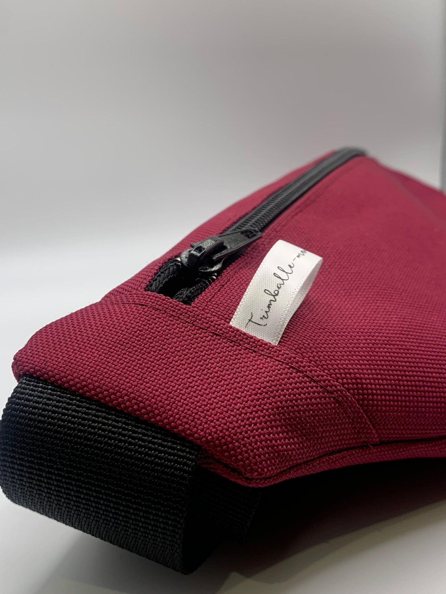 Sac banane rouge cerise adapté aux électrostimulateurs